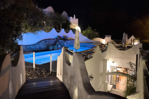 Piscina Principal y espacios al aire libre del complejo Soles Blancos